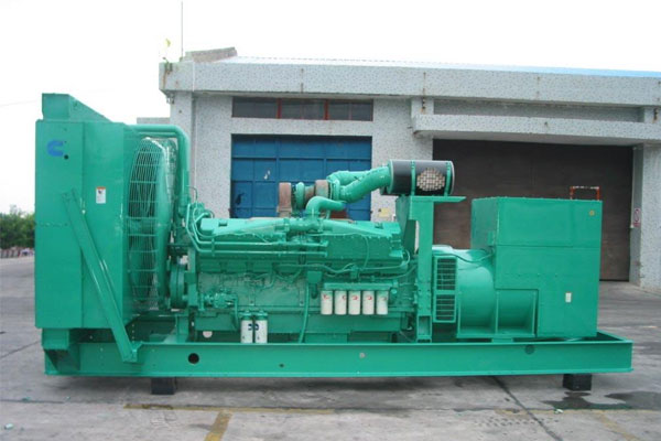 德昌工厂发电机应急发电时如何更准确地检查发电机状态？