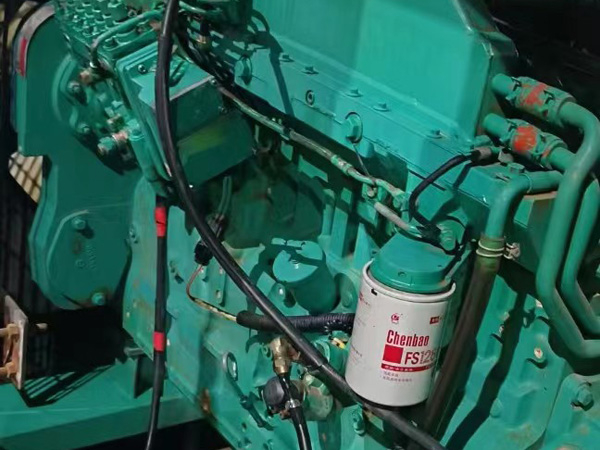 德昌如何确定新的发电机组控制系统是否与原系统兼容？